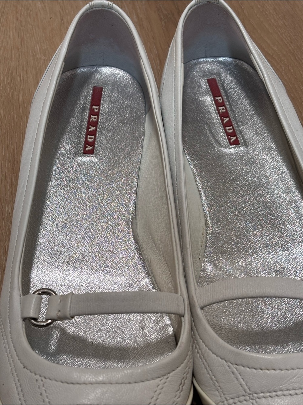 Prada Women's White Leather Ballet Flats 39 - Picture 2 of 8